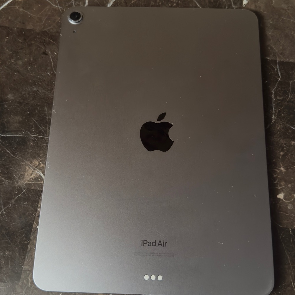 Apple iPad Air - Dark Gray